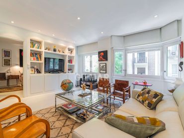 Flat with pool for sale in Barrio de Salamanca
