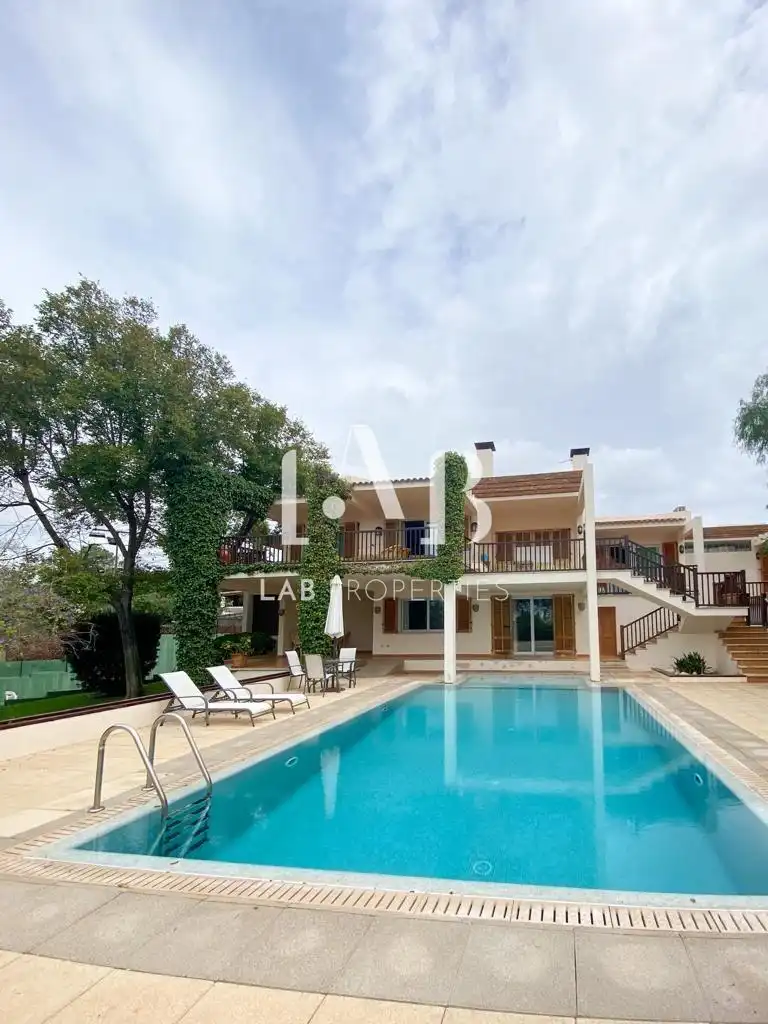 Vista exterior de Casa o xalet en venda en Marratxí amb Aire condicionat, Jardí privat i Parquet