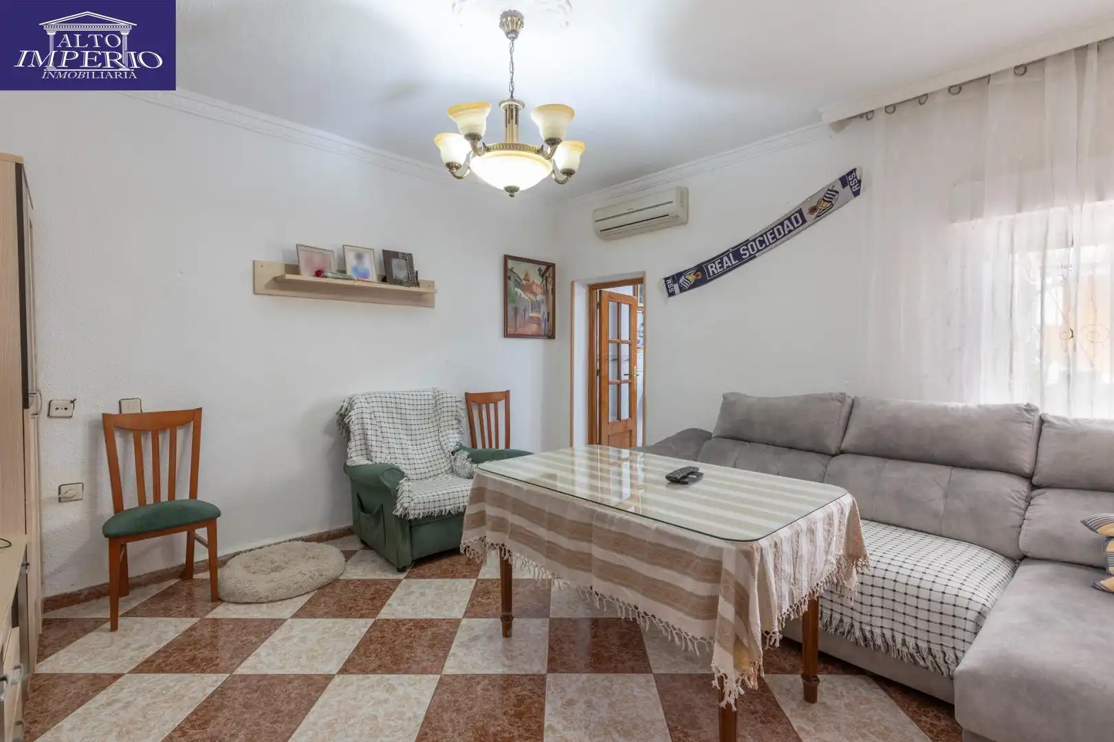 Sala d'estar de Casa o xalet en venda en La Zubia amb Terrassa
