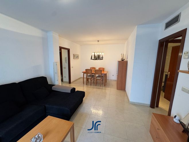 Living room of Flat for sale in Llançà  with Air Conditioner and Balcony