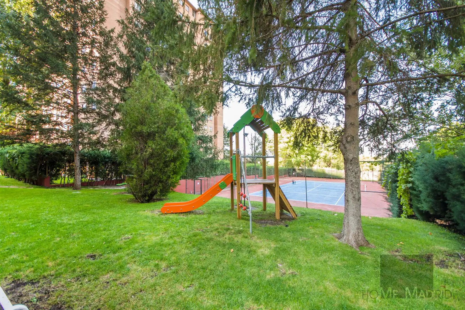 Jardí de Estudi en venda en Madrid amb Calefacció i Piscina comunitària