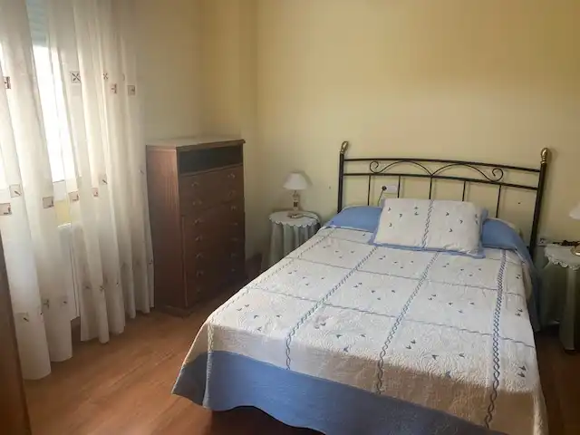 Habitación de Piso de alquiler en Puertollano con Aire acondicionado, Calefacción y Amueblado