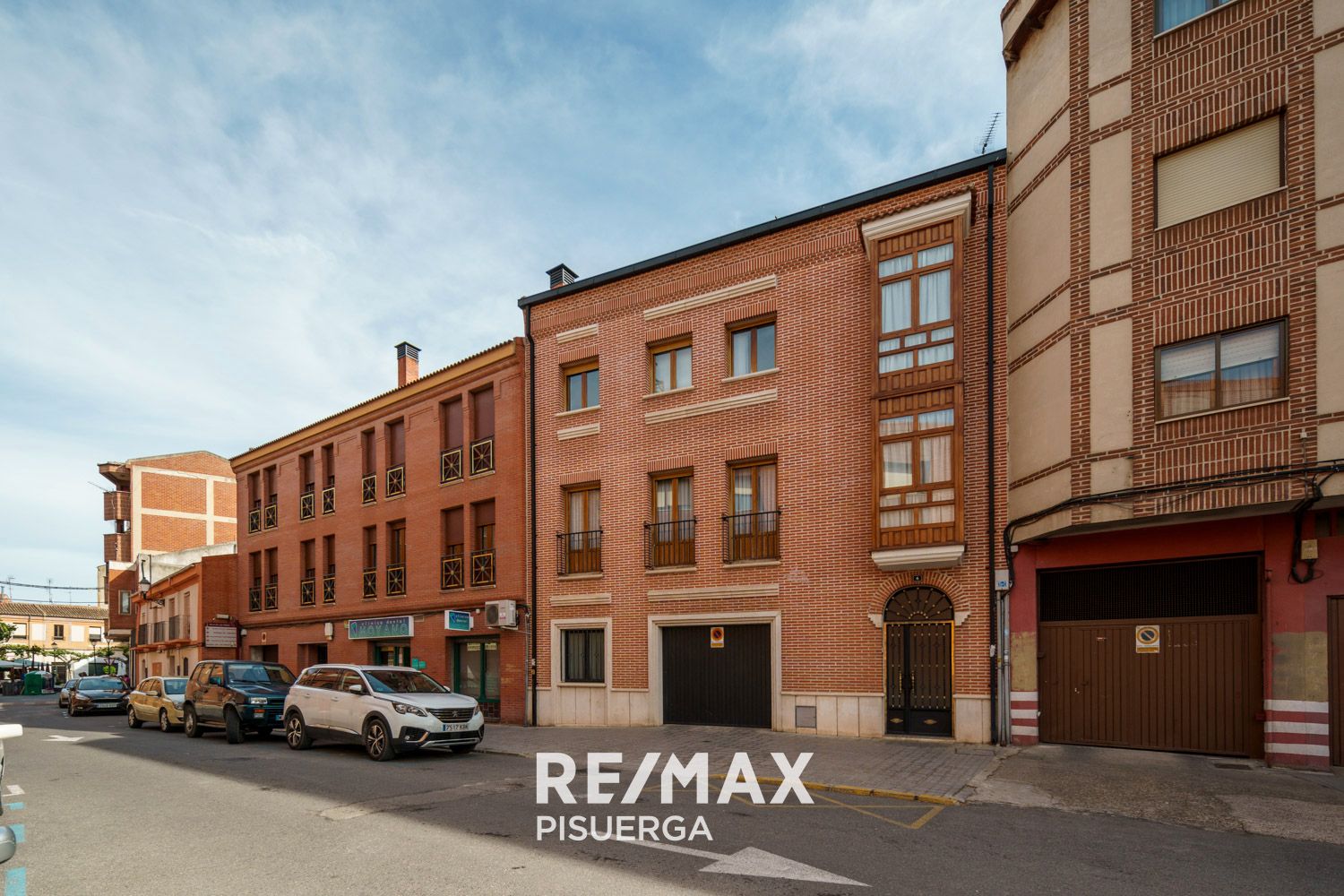 Vista exterior de Casa o xalet en venda en Medina del Campo amb Aire condicionat, Terrassa i Traster
