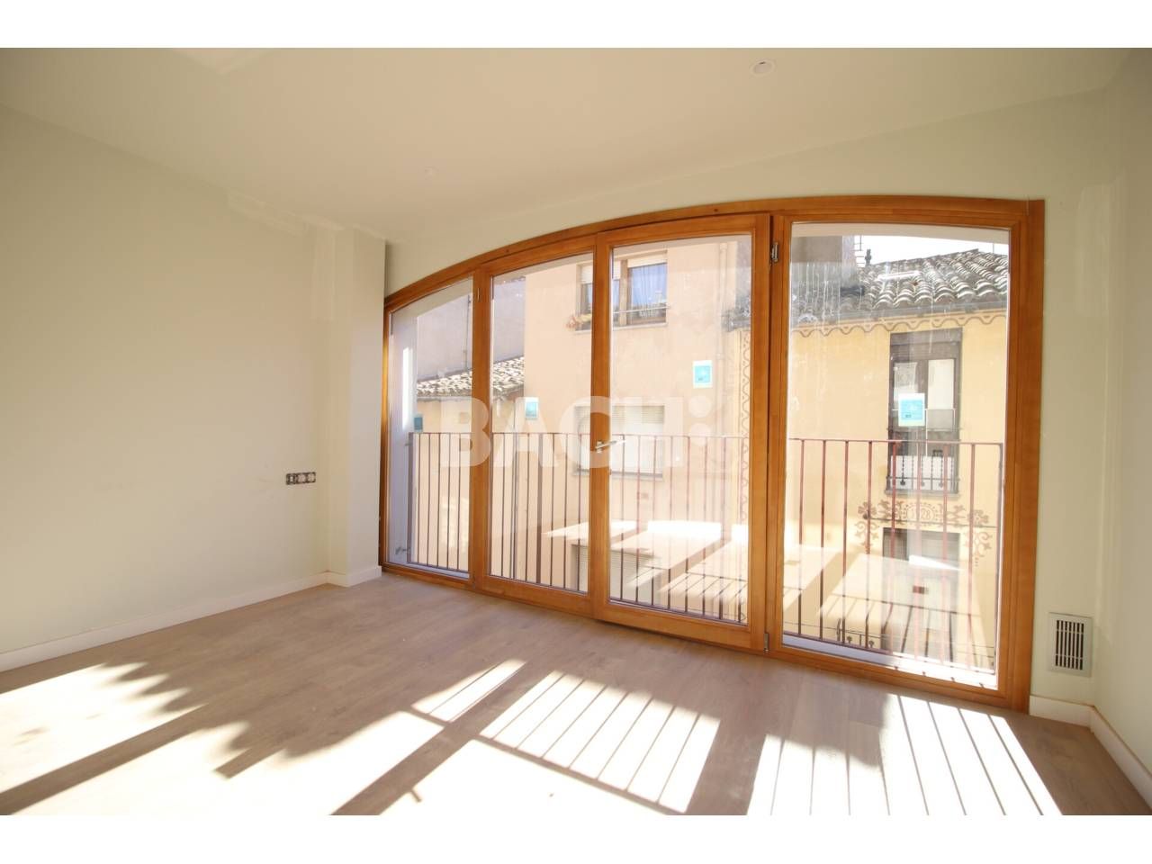 Pis en venda en Vic amb Calefacció