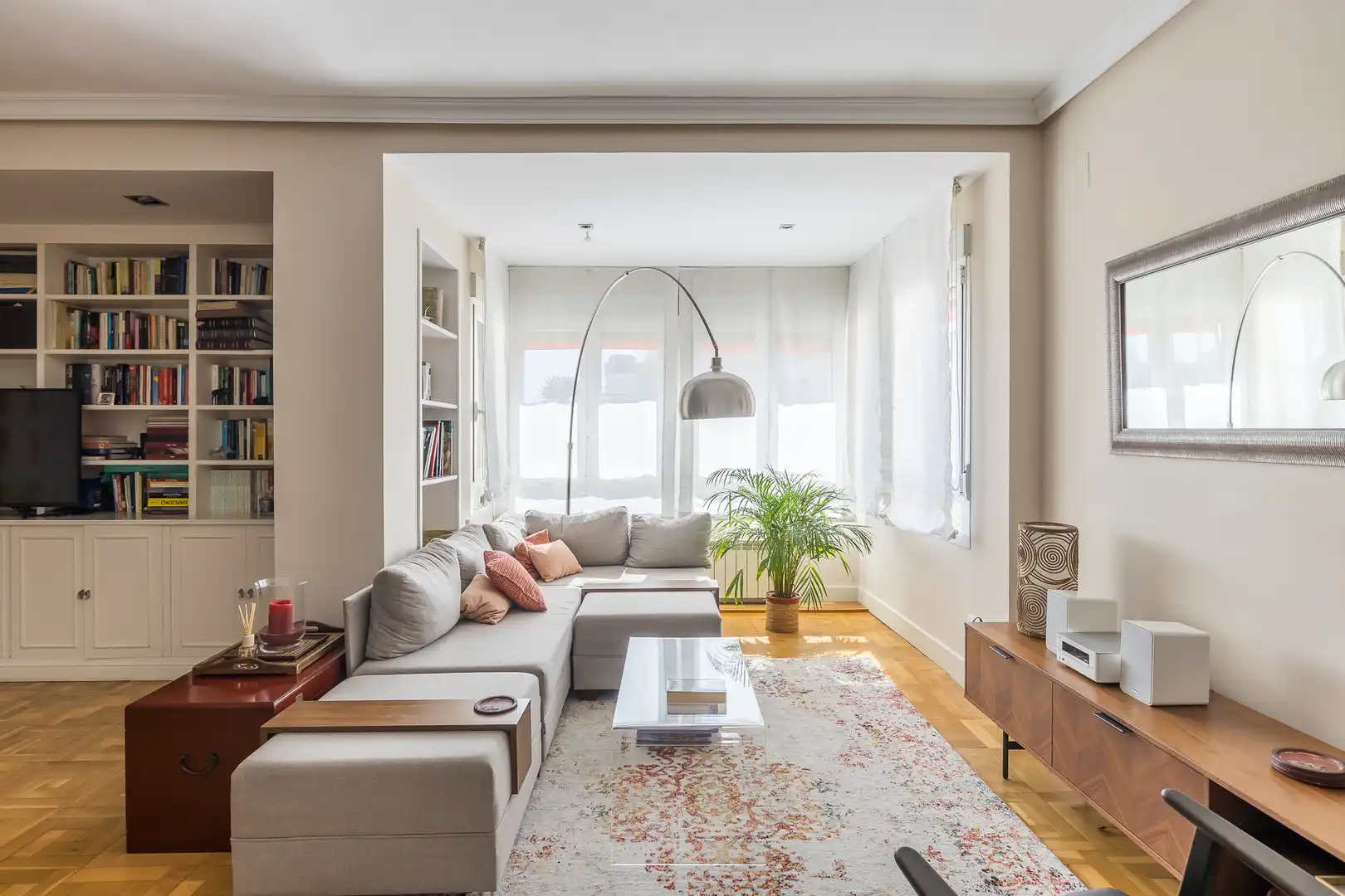 Wohnzimmer von Wohnung zum Verkauf in Madrid mit Klimaanlage, Heizung und Privatgarten