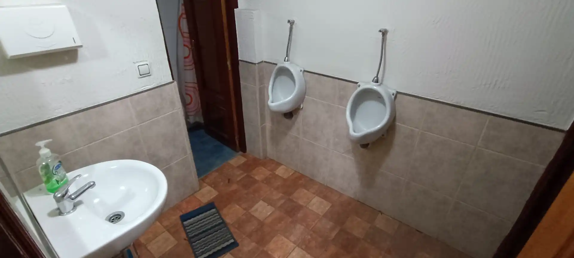 Baño de Local en venta en Fuente El Saz de Jarama con Aire acondicionado, Calefacción y Terraza