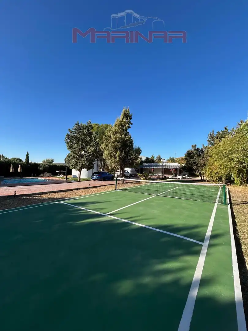 Aparcament de Casa o xalet en venda en Colmenar de Oreja amb Aire condicionat, Calefacció i Jardí privat