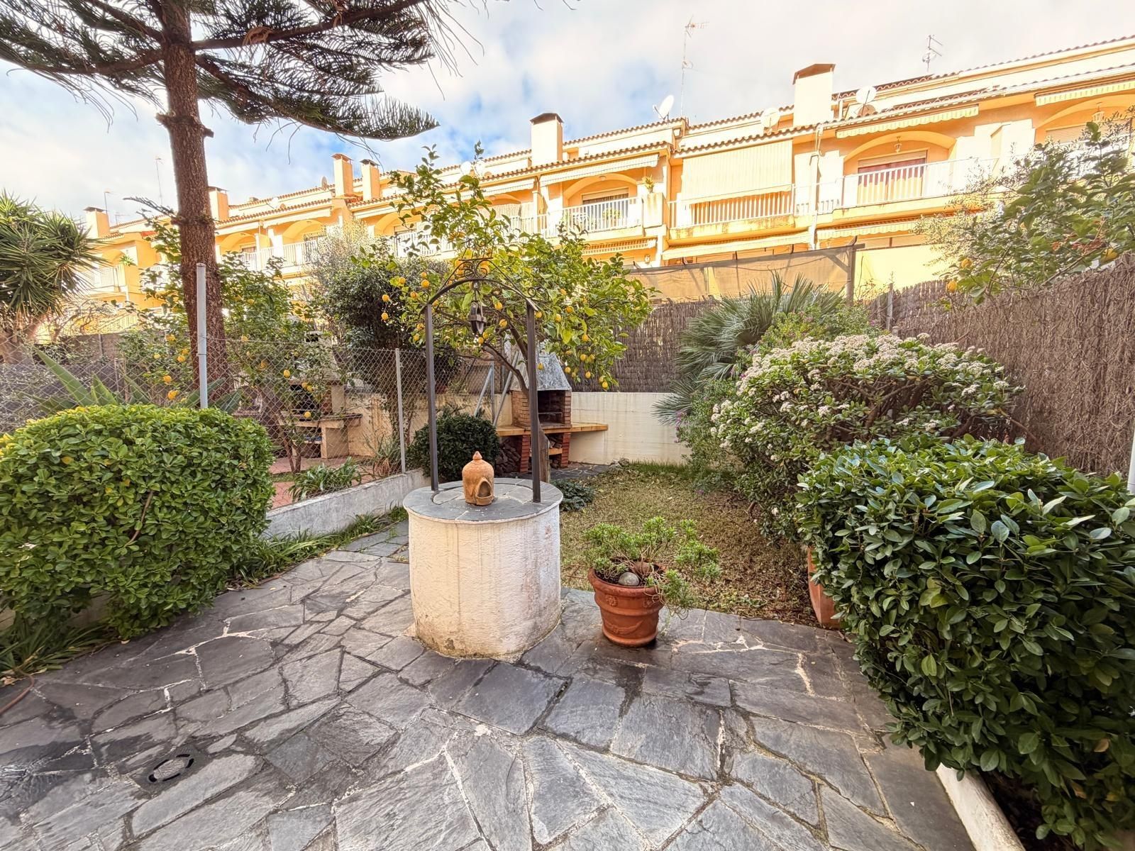 Garden of House or chalet for sale in Vilanova i la Geltrú  with Air Conditioner, Private garden and Parquet flooring