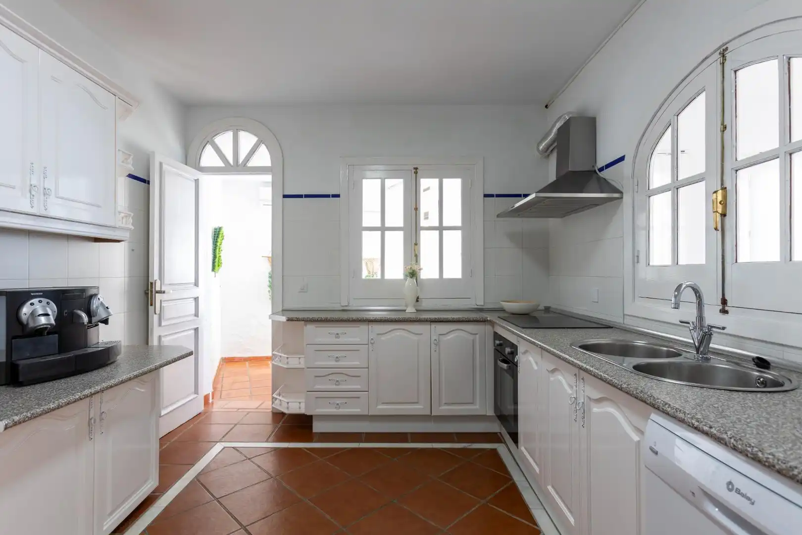 Cocina de Casa o chalet en venta en Almuñécar con Aire acondicionado, Jardín privado y Terraza