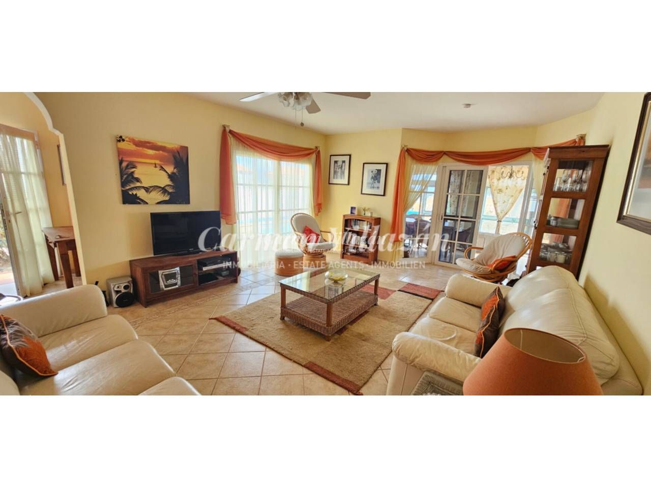 Sala d'estar de Casa o xalet en venda en Antigua amb Jardí privat, Terrassa i Piscina