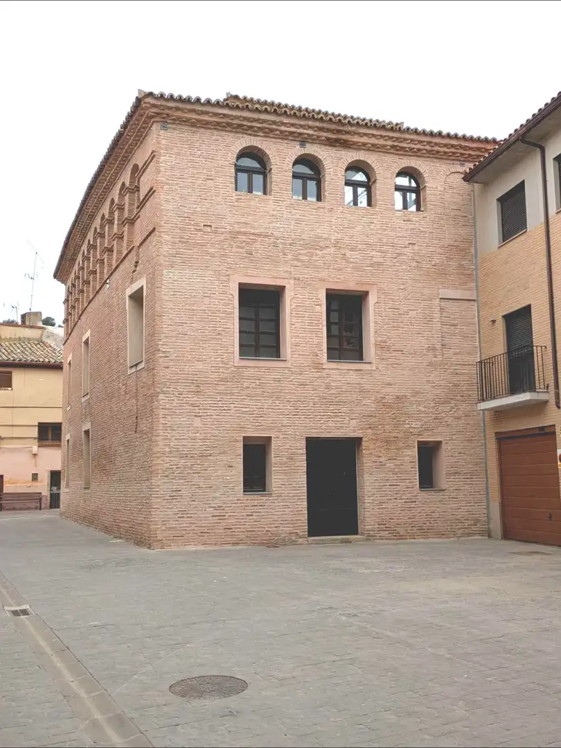 Exterior view of Houses for sale in Quinto  with Balcony