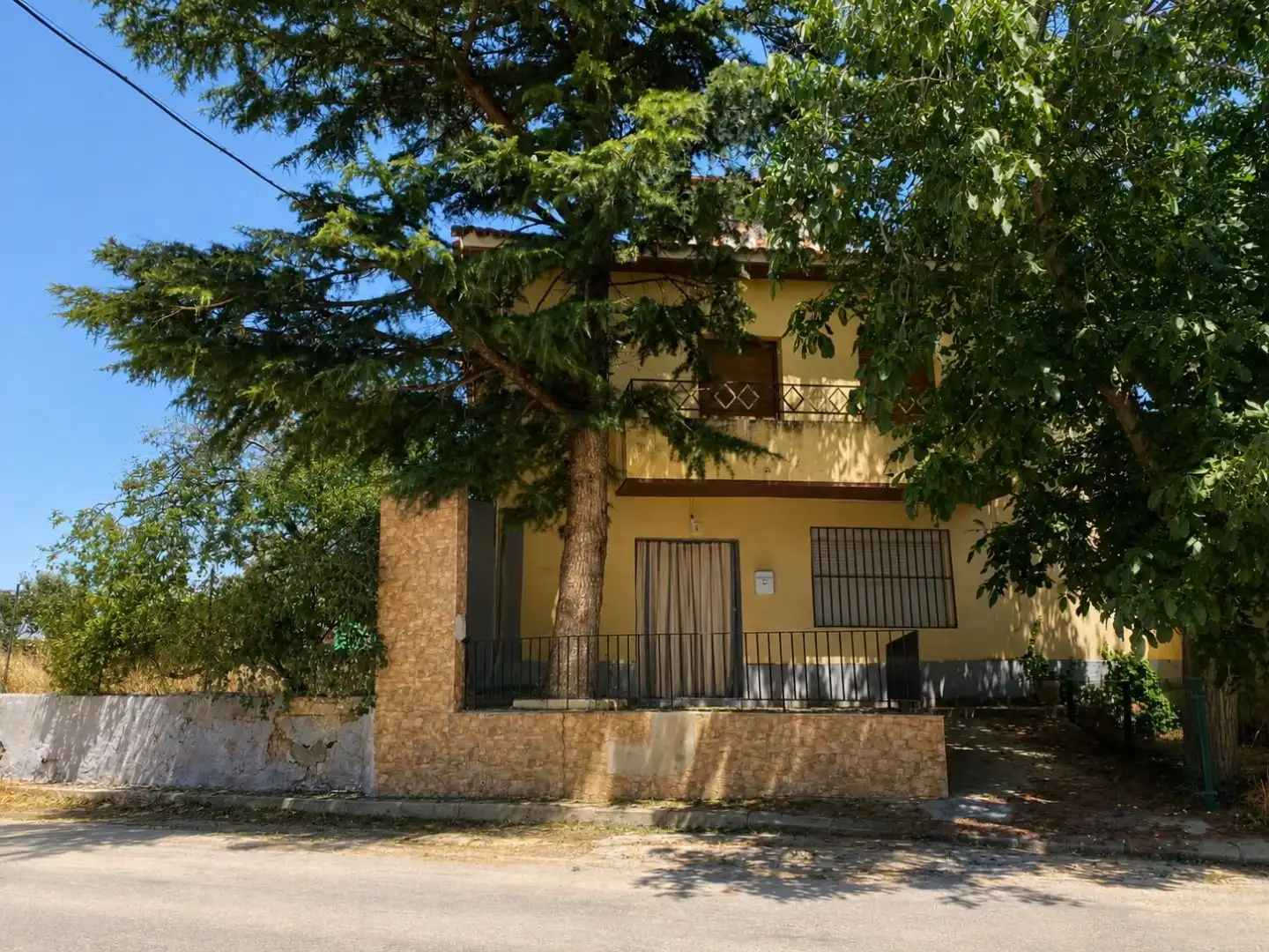 Vista exterior de Casa o xalet en venda en Loscos amb Terrassa i Balcó