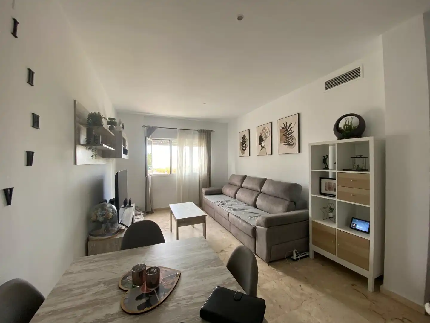 Living room of Flat for sale in San Fernando  with Air Conditioner and Storage room