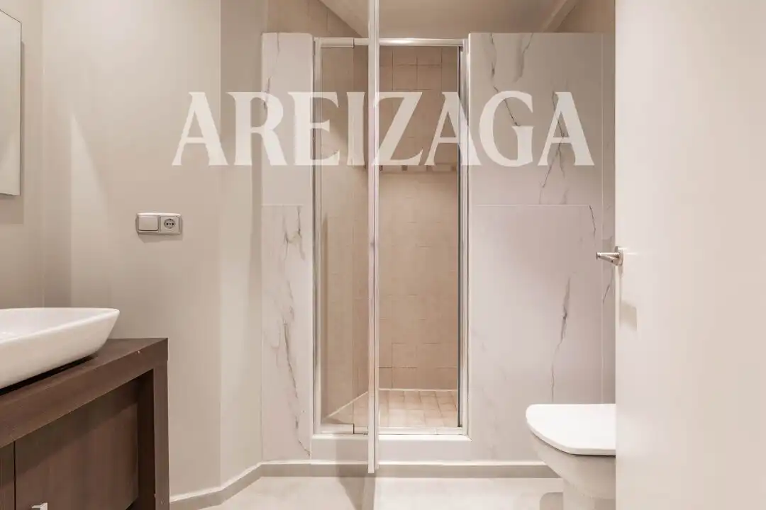 Piso con terraza en venta en Calle Padre Larroca 1, imagen 31