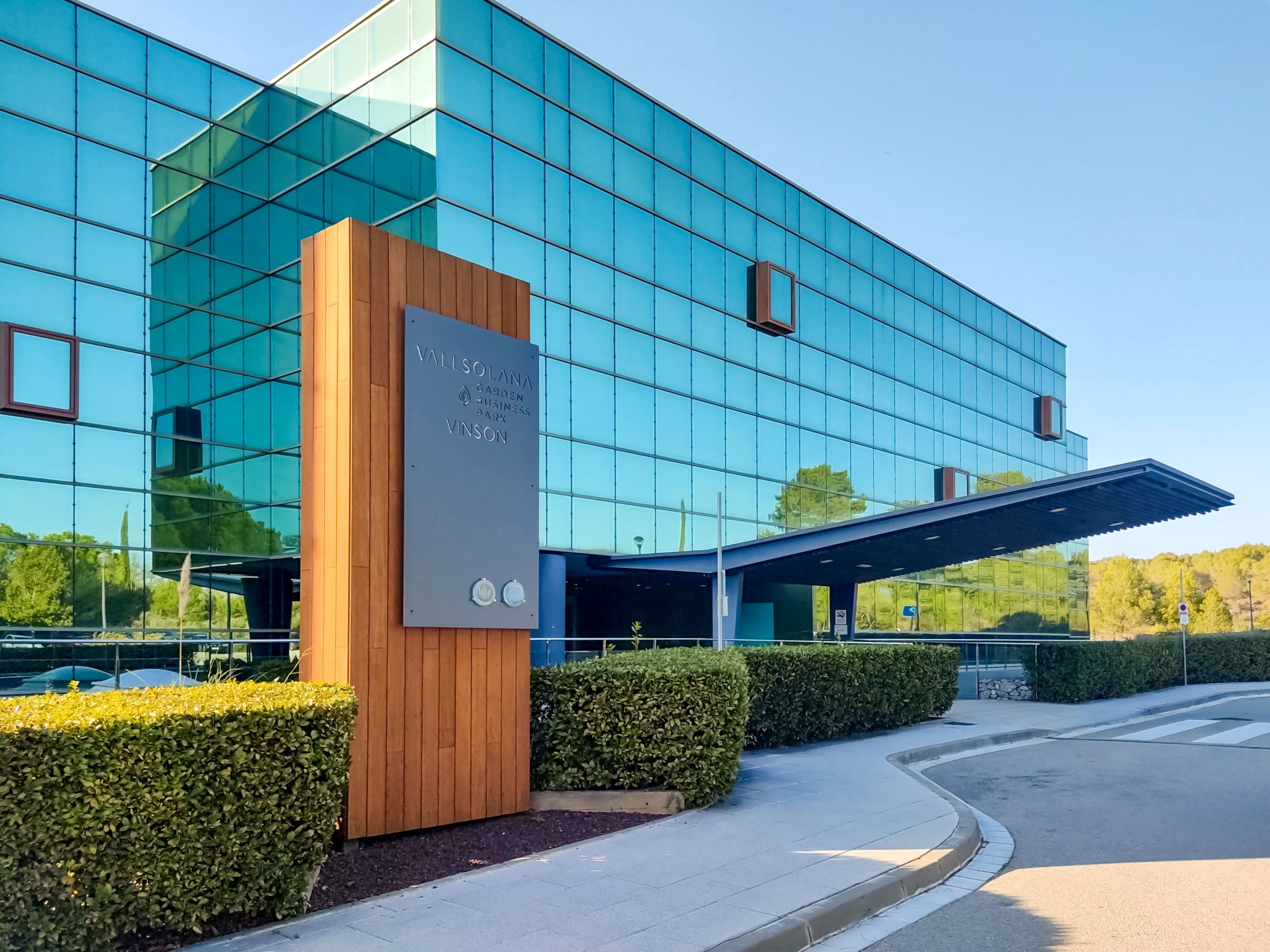 Vista exterior de Oficina de lloguer en Sant Cugat del Vallès amb Aire condicionat, Calefacció i Terrassa