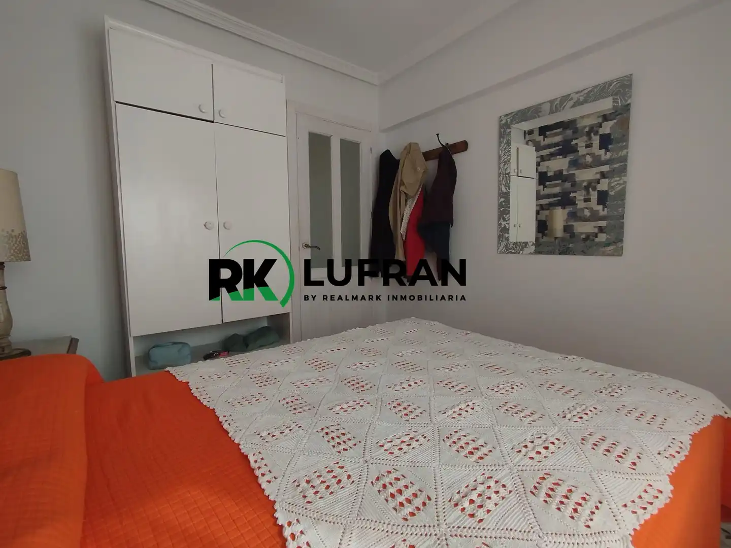 Habitación de Piso en venta en Alicante / Alacant con Aire acondicionado y Balcón