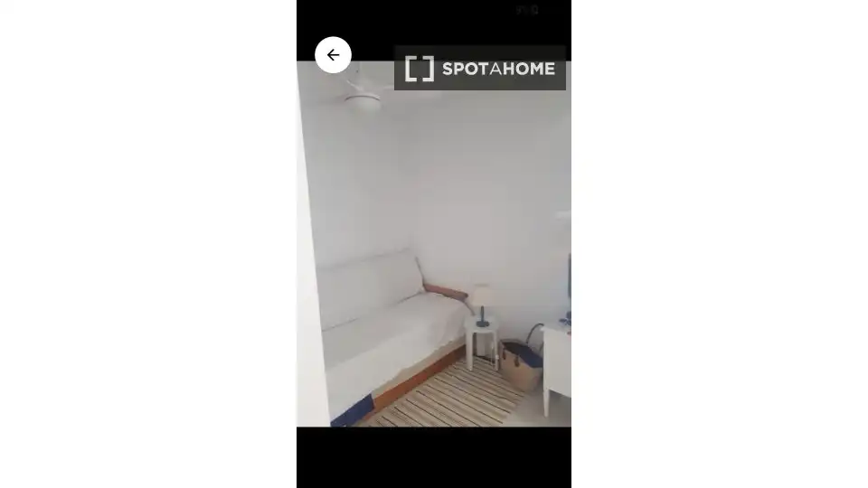 Dormitori de Apartament per a compartir en Santa Pola amb Aire condicionat, Terrassa i Moblat