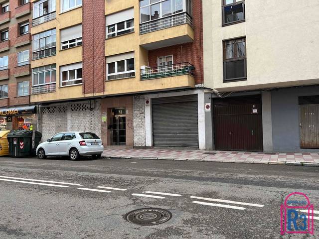 Local comercial en Venta en Alcalde Miguel Castaño, 72 en San Claudio - La Chantría