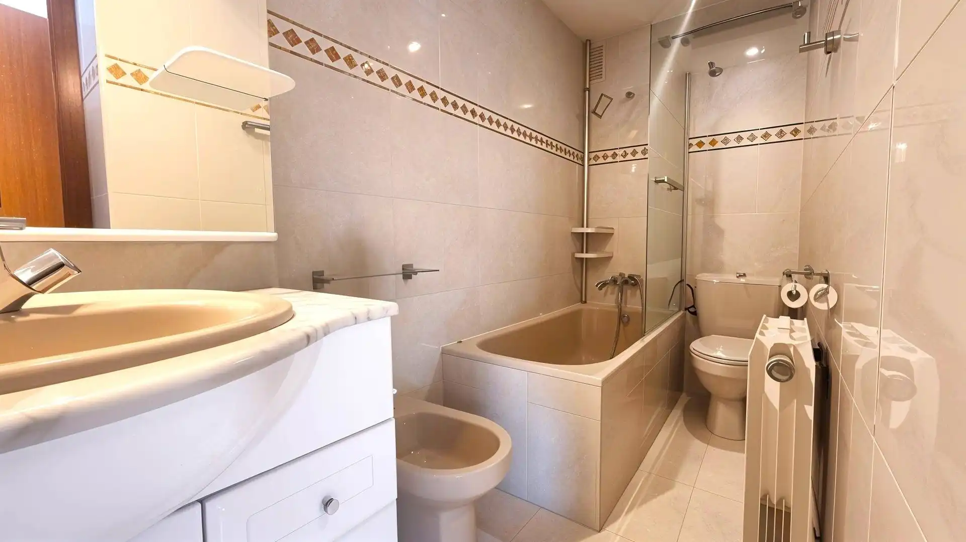 Baño de Piso en venta en Reus con Aire acondicionado, Calefacción y Parquet