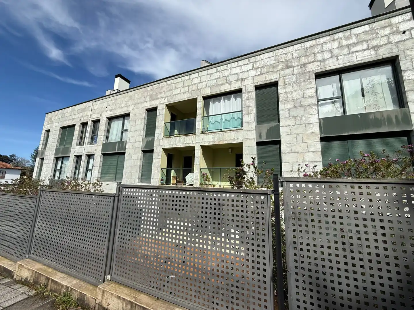 Vista exterior de Ático en venta en Llanes con Calefacción, Terraza y Trastero