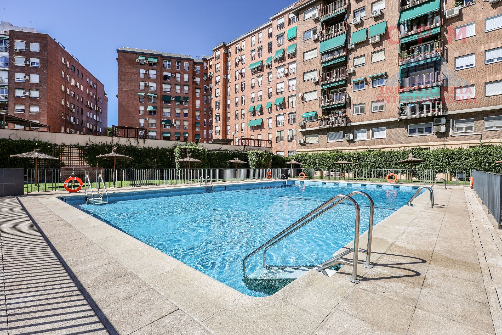 Piscina de Pis de lloguer en  Madrid Capital amb Aire condicionat, Calefacció i Parquet