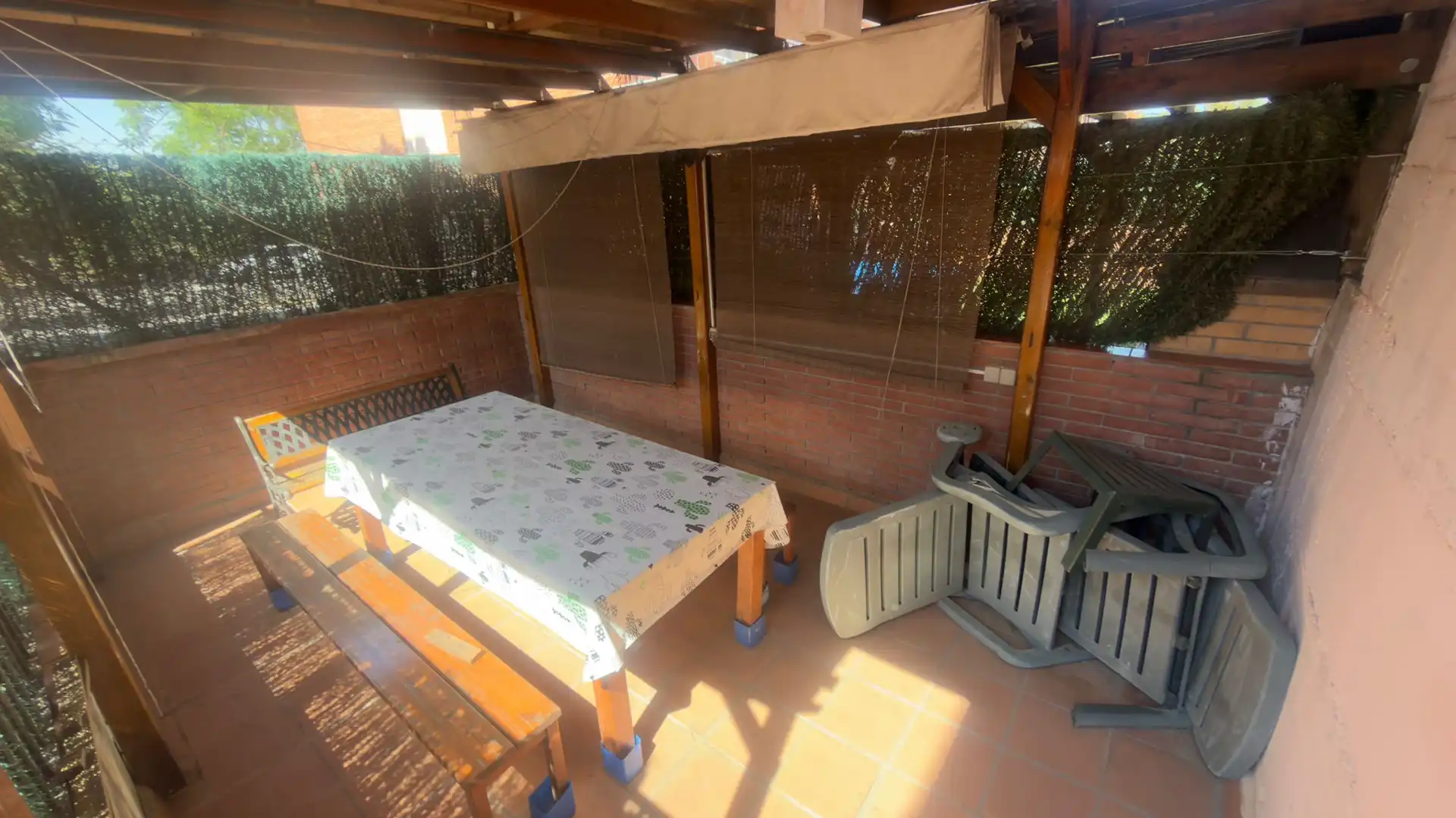 Terraza de Casa adosada en venta en Santa Perpètua de Mogoda con Aire acondicionado, Calefacción y Jardín privado