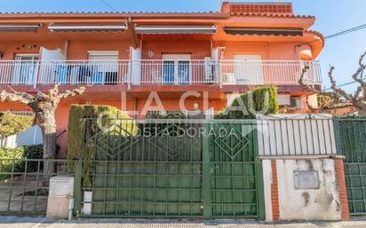 Exterior view of Single-family semi-detached for sale in Torredembarra  with Air Conditioner, Heating and Terrace