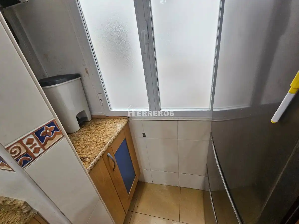 Kitchen of Flat for sale in  Logroño  with Heating, Parquet flooring and Furnished