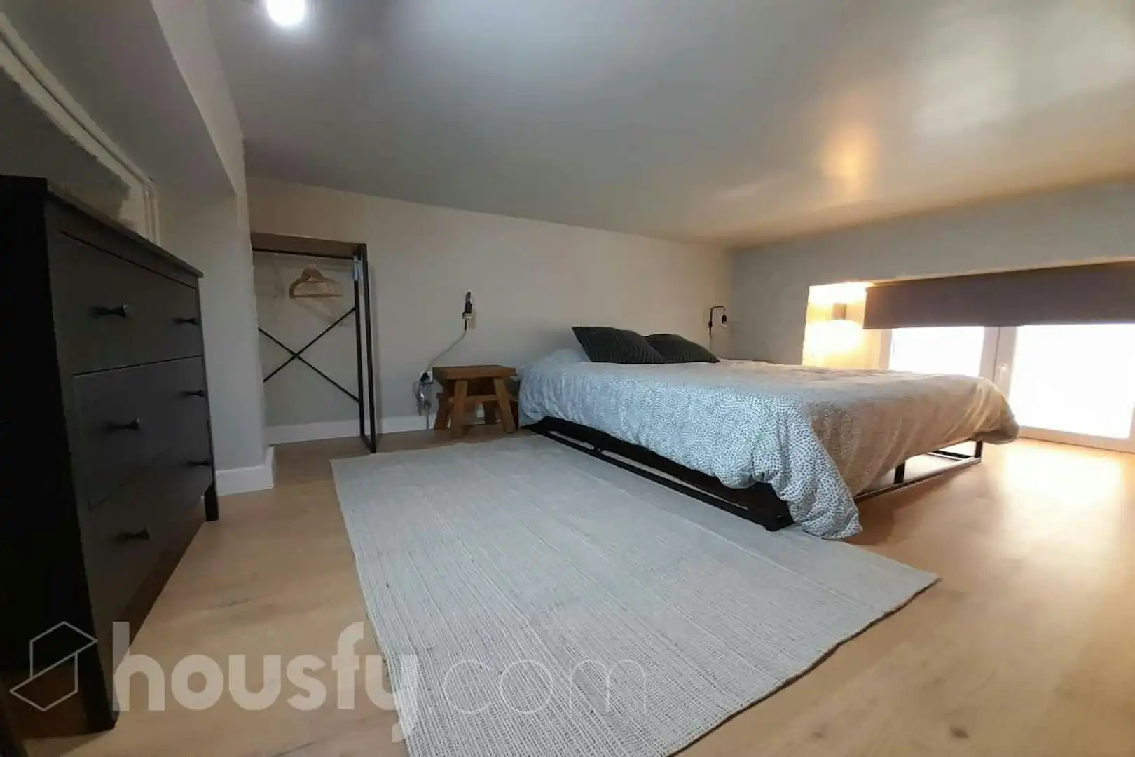 Bedroom of Flat for rent in Madrid  with Air Conditioner, Heating and Furnished