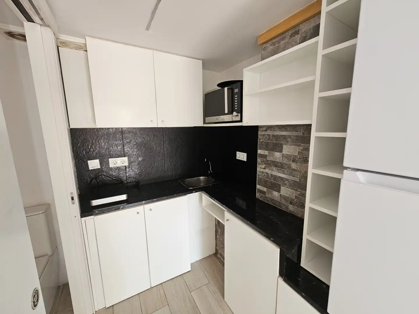Cocina de Local en venta en Torrejón de Ardoz con Aire acondicionado, Calefacción y Amueblado