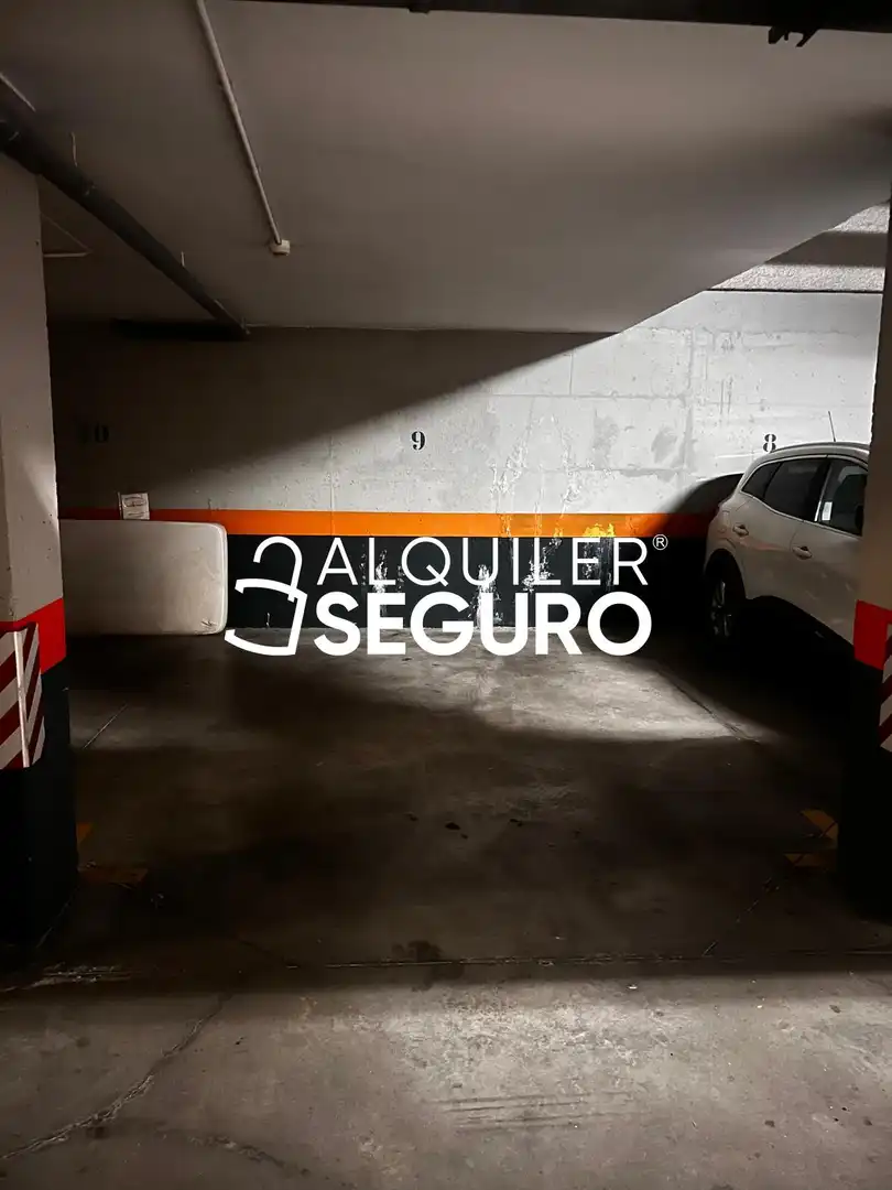 Parking de Piso de alquiler en Madrid con Calefacción, Trastero y Amueblado