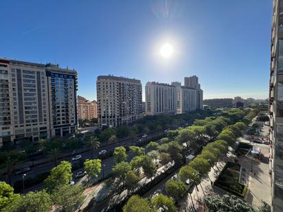 Exterior view of Flat for sale in  Valencia Capital  with Air Conditioner, Terrace and Balcony