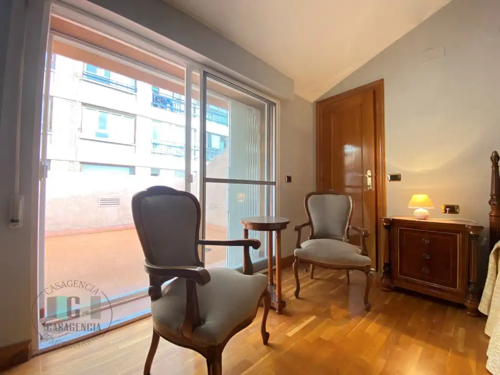 Duplexes for sale in Calle Poeta Verdaguer, Hospital - Plaza del Real