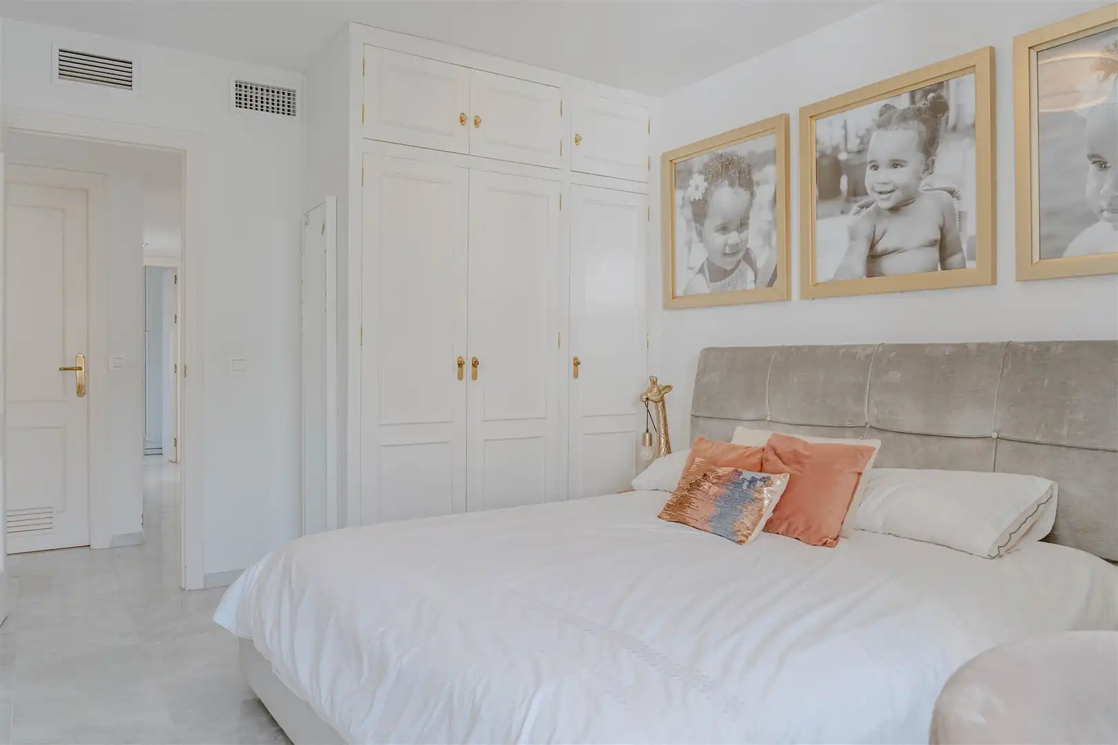 Dormitori de Apartament en venda en Estepona