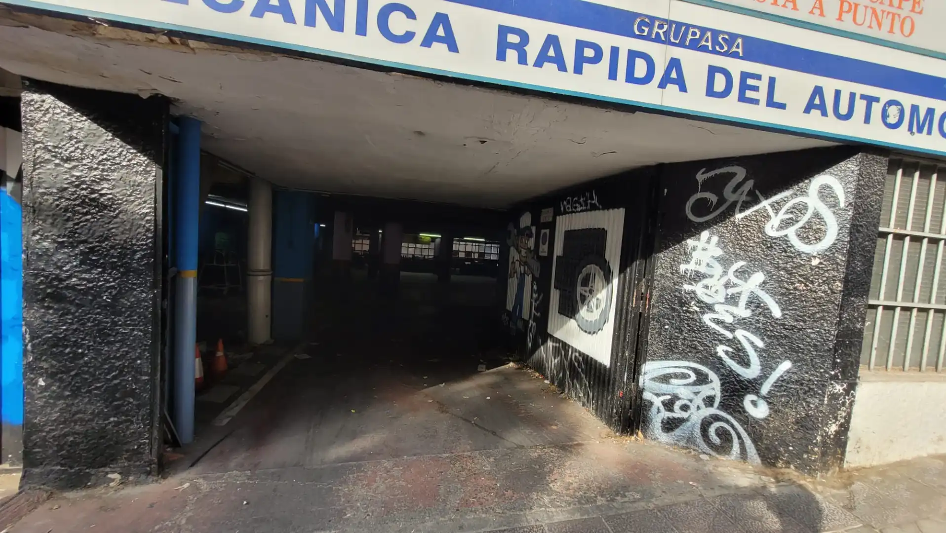 Aparcament de Nau industrial en venda en Madrid amb Alarma