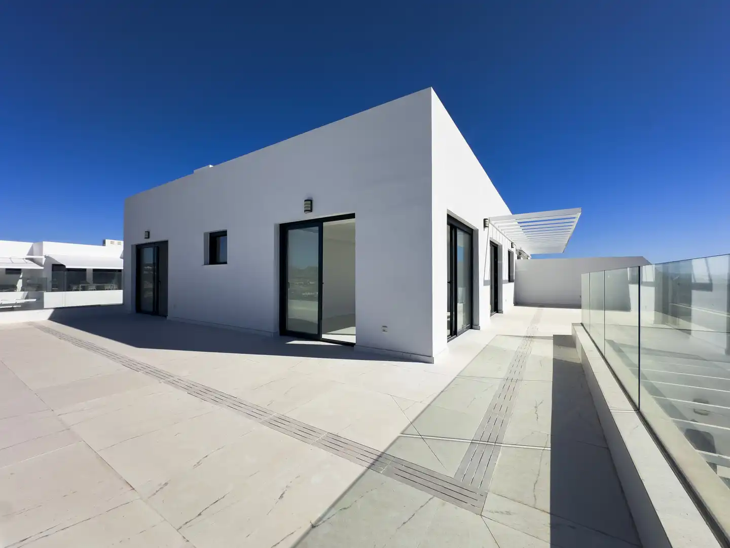 Vista exterior de Ático en venta en Casares con Terraza, Trastero y Piscina