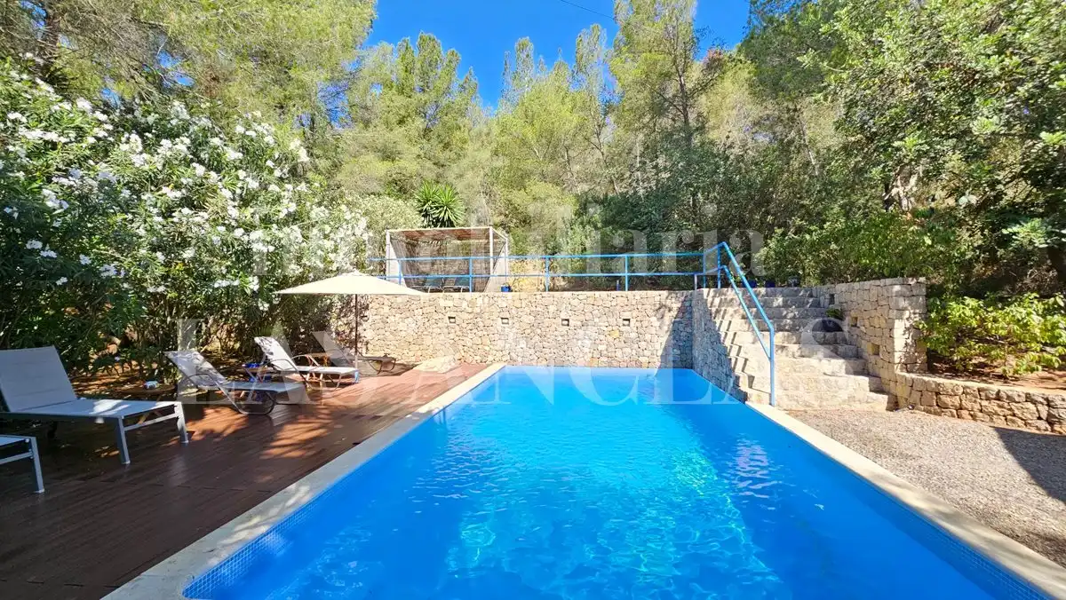 Piscina de Finca rústica en venda en Sant Joan de Labritja amb Aire condicionat, Calefacció i Terrassa