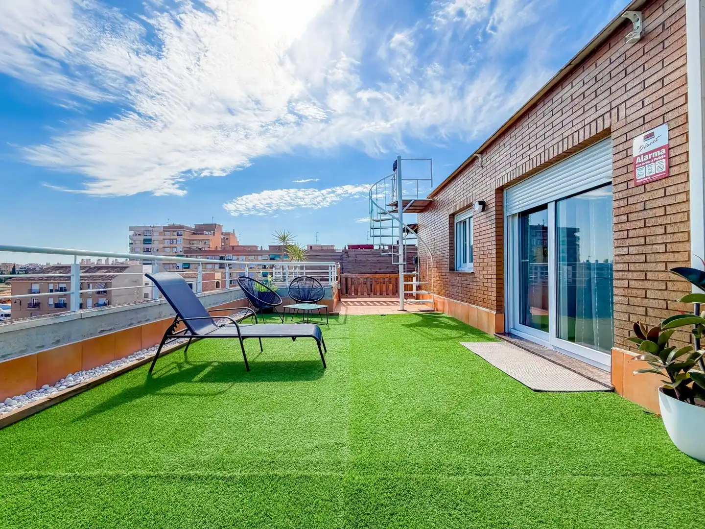 Terrasse von Dachboden zum Verkauf in Museros mit Klimaanlage, Terrasse und Abstellraum