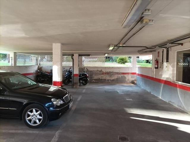 Garaje en Venta en Navalquejigo - Los Arroyos