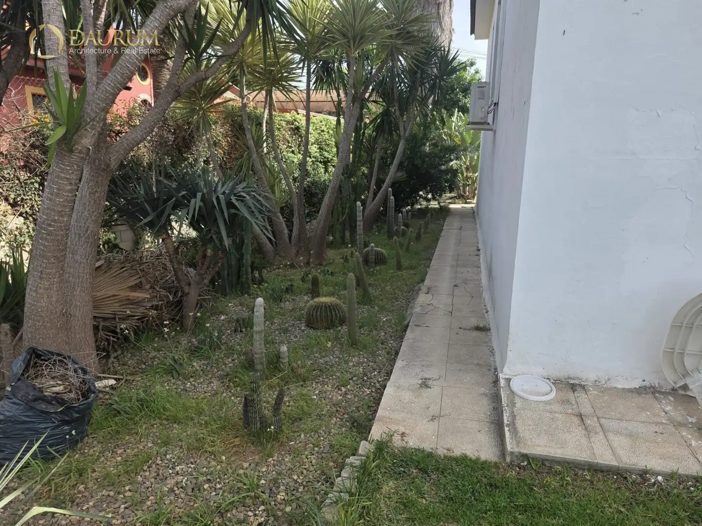Jardí de Casa o xalet en venda en Alcalá de Guadaira amb Aire condicionat, Terrassa i Traster