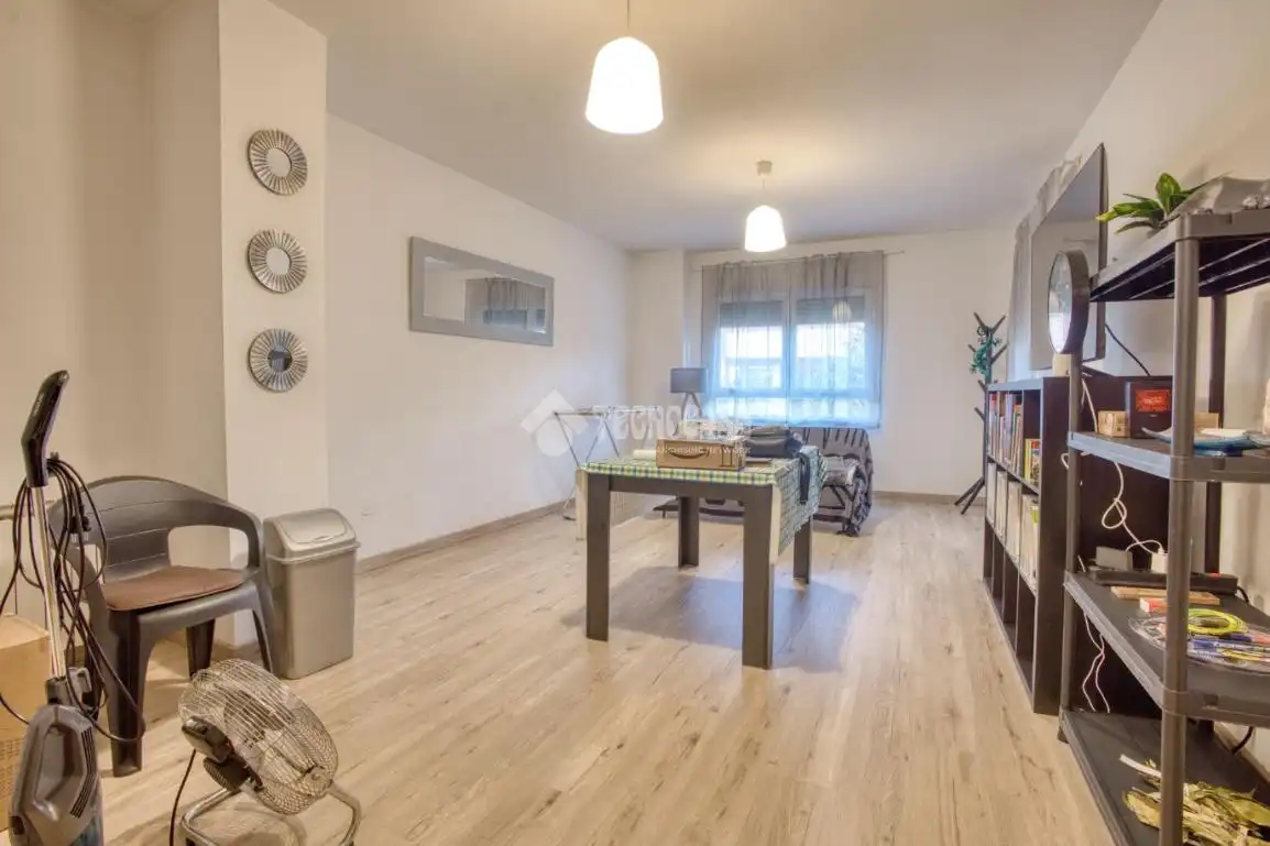 Piso en venta en Villamayor con Calefacción, Jardín privado y Terraza