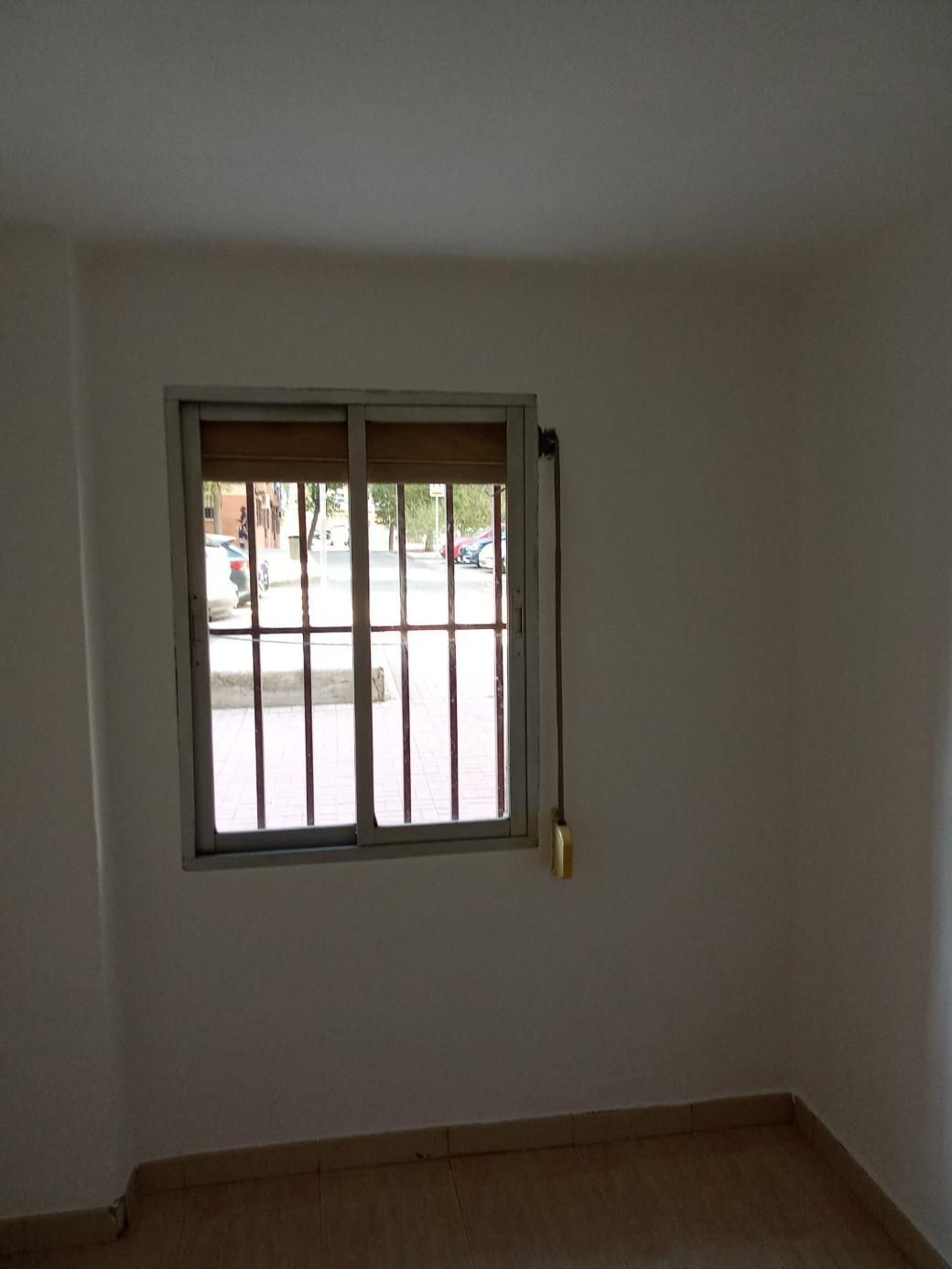 Bedroom of Flat for sale in  Madrid Capital