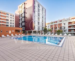 Piscina de Pis en venda en Las Palmas de Gran Canaria amb Aire condicionat, Traster i Moblat