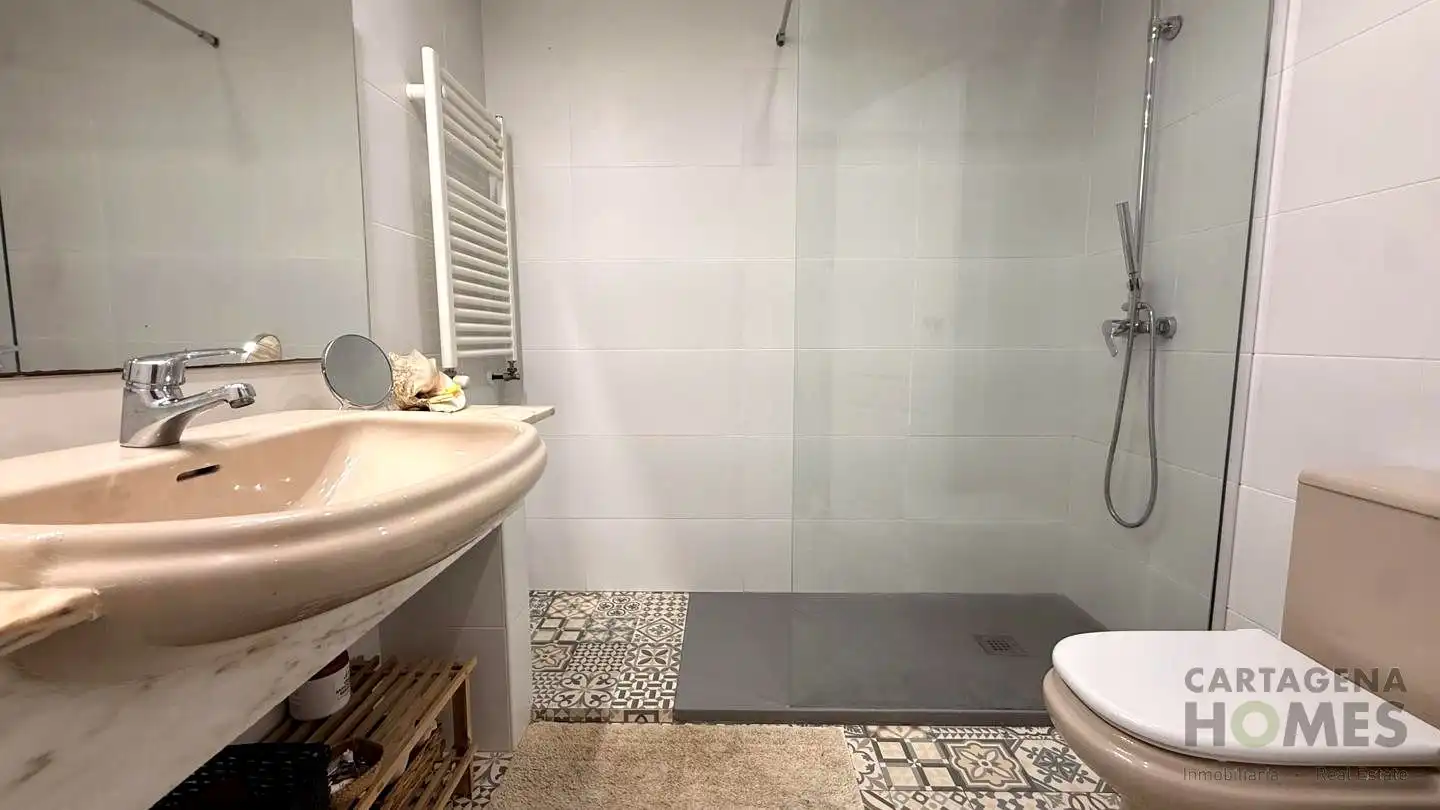 Bathroom of Ground floor for sale in Cartagena  with Air Conditioner, Private garden and Terrace