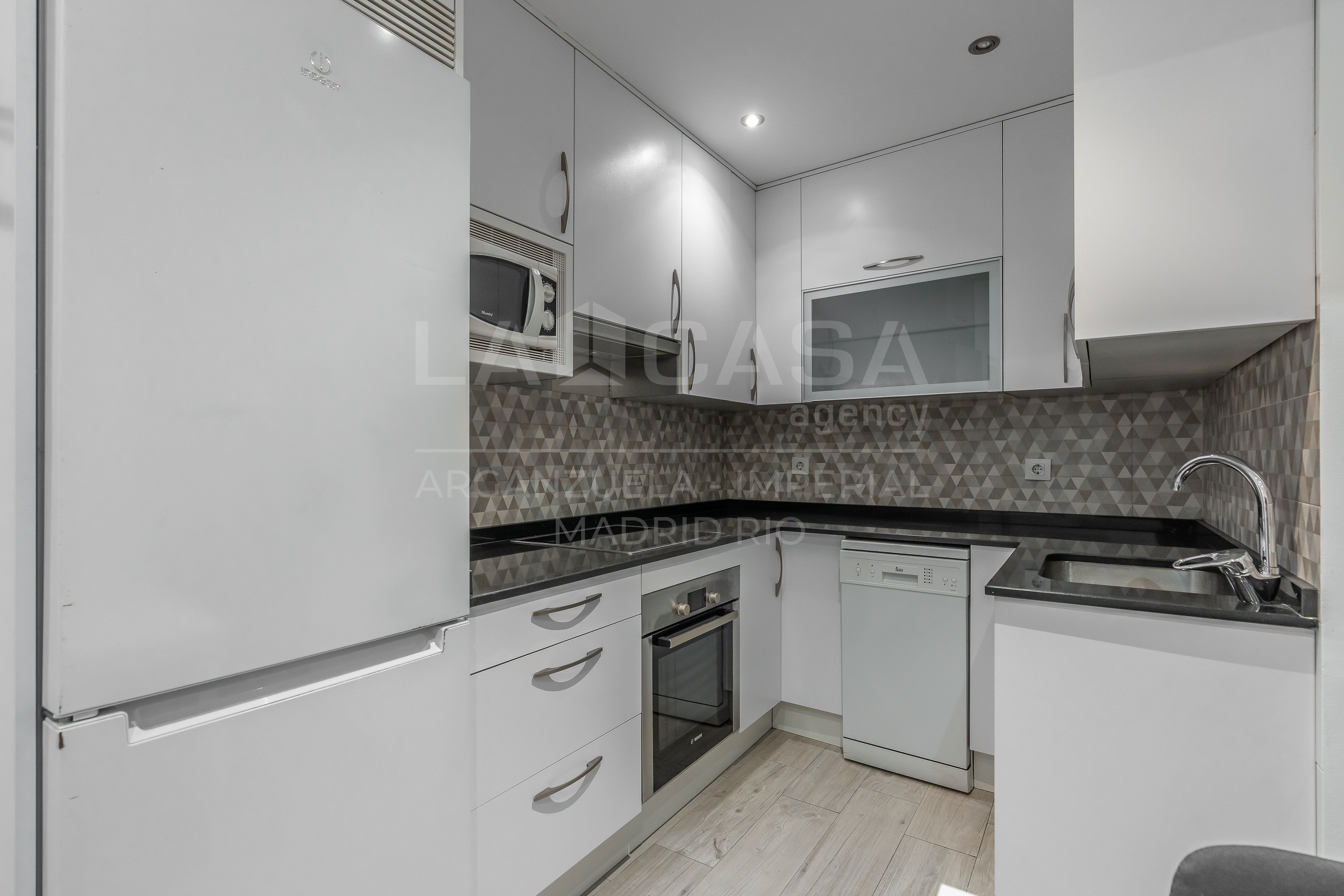 Kitchen of Flat for sale in  Madrid Capital  with Heating and Terrace