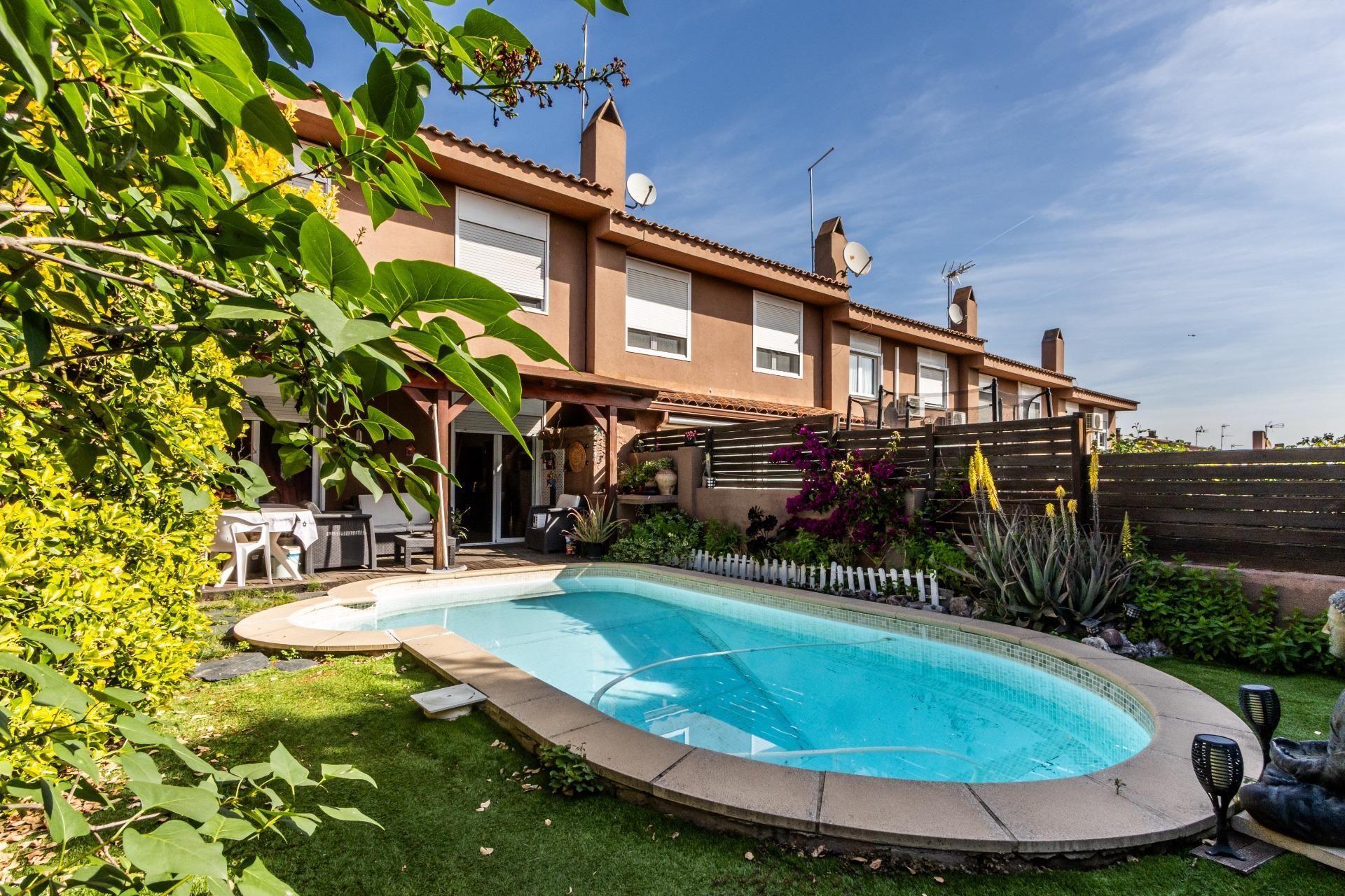Piscina de Pis en venda en Sant Quirze del Vallès amb Jardí privat, Terrassa i Piscina