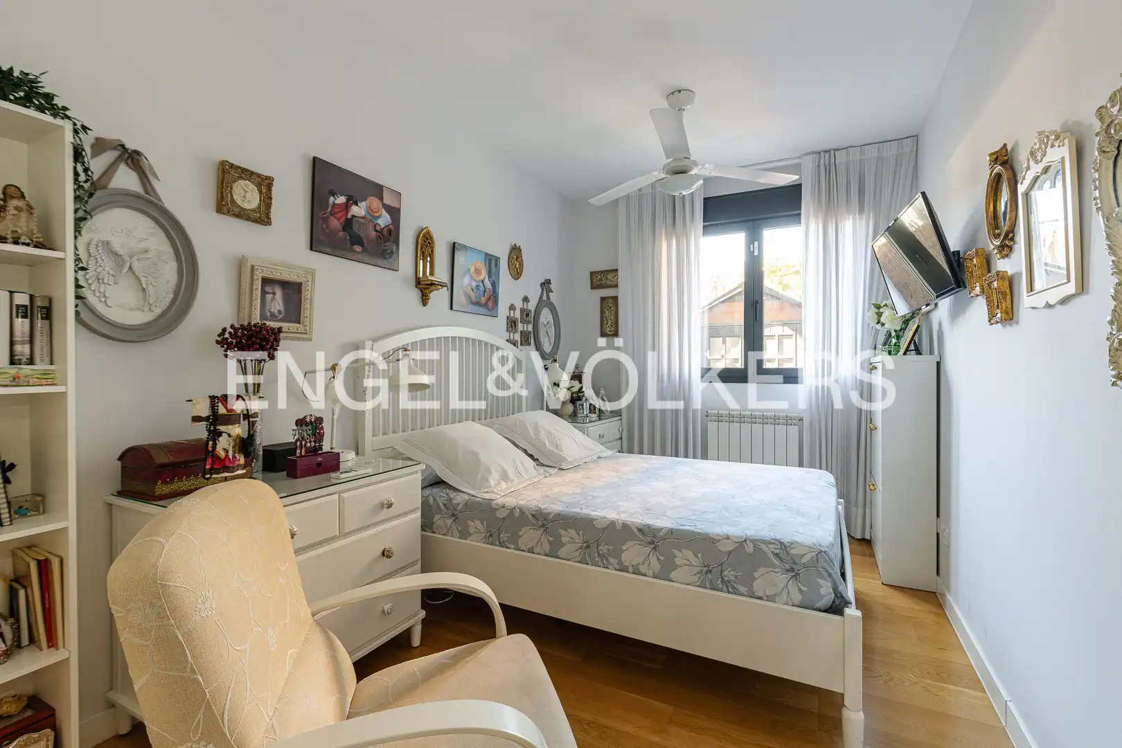 Bedroom of Flat for sale in Zona Monte El Pilar