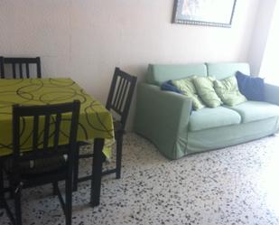 Living room of Flat to rent in  Zaragoza Capital  with Heating, Furnished and Oven