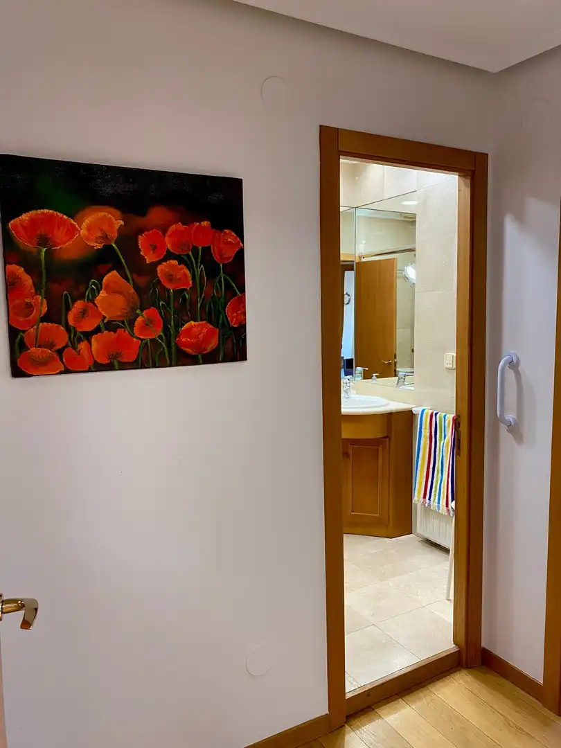 Baño de Ático en venta en Avilés con Calefacción y Parquet
