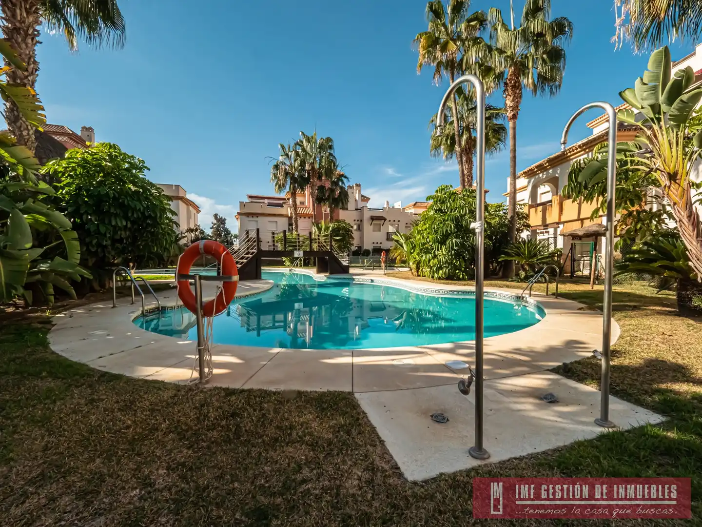 Ático con piscina en venta en Calle Bauhinias de Baviera 2